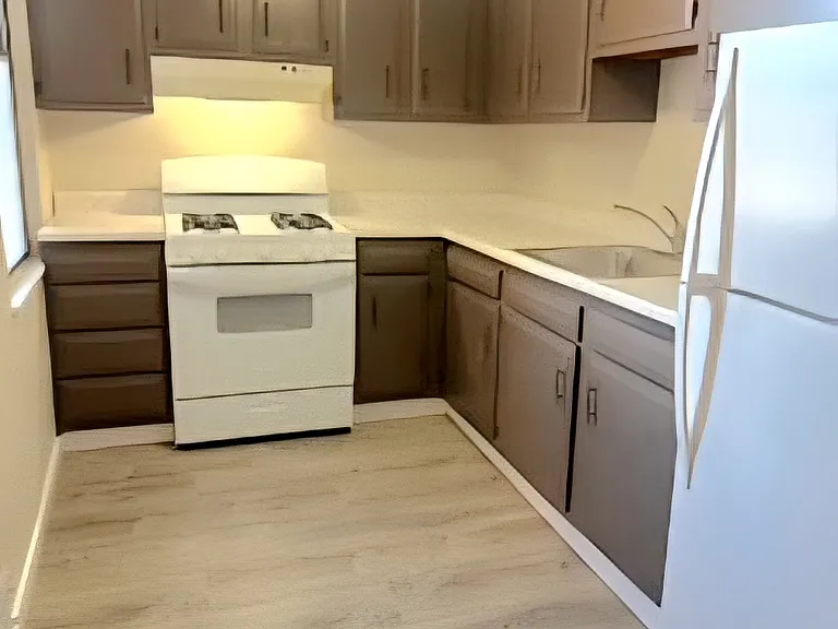 321 Ella St #10 — Photo 1