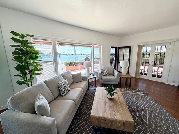 4th image of 157 Bay Shore Ave