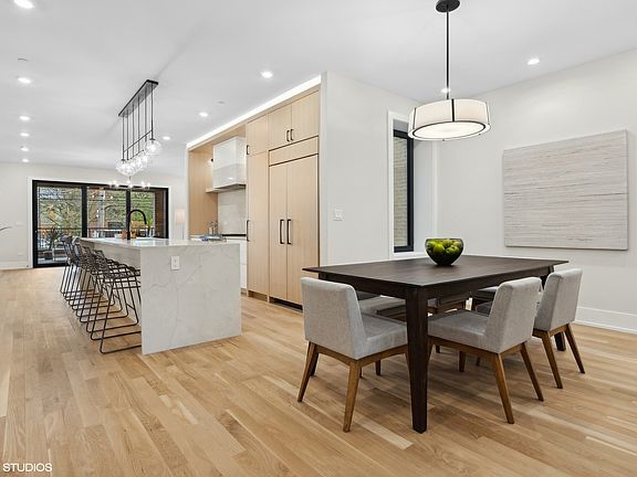 3rd image of 3125 N Clybourn Ave #1N