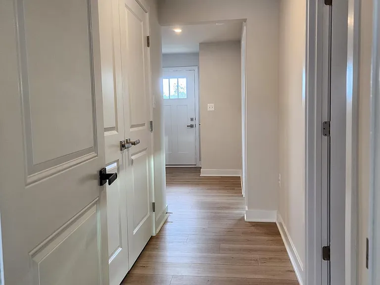 9400 Tanfield Dr — Photo 2