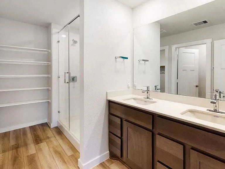 1010 Amistad Loop — Photo 6