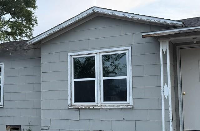 1st image of 1204 Burleson