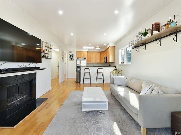 3rd image of 4815 Mission St #103