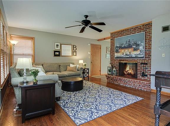 2nd image of 8603 Belleview Ave