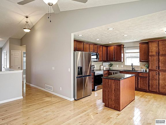 5th image of 5520 N 151st St