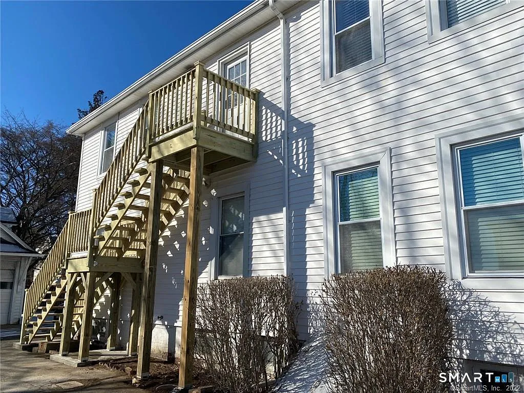 2 bed, 1100 sqft, $3,400 — Photo 2