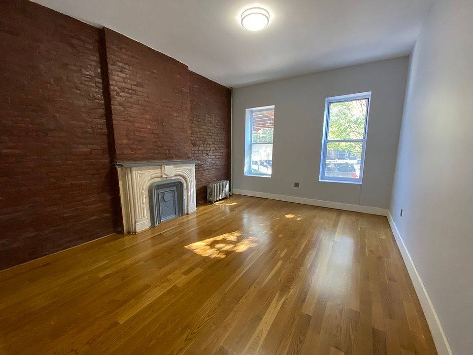 1st image of 131 Jefferson Ave APT 1