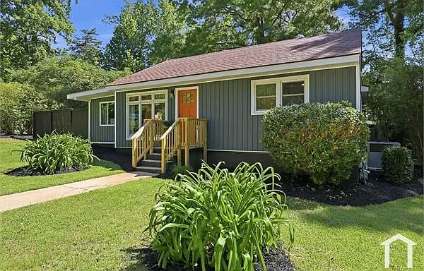 1112 Guyer St — Photo 3