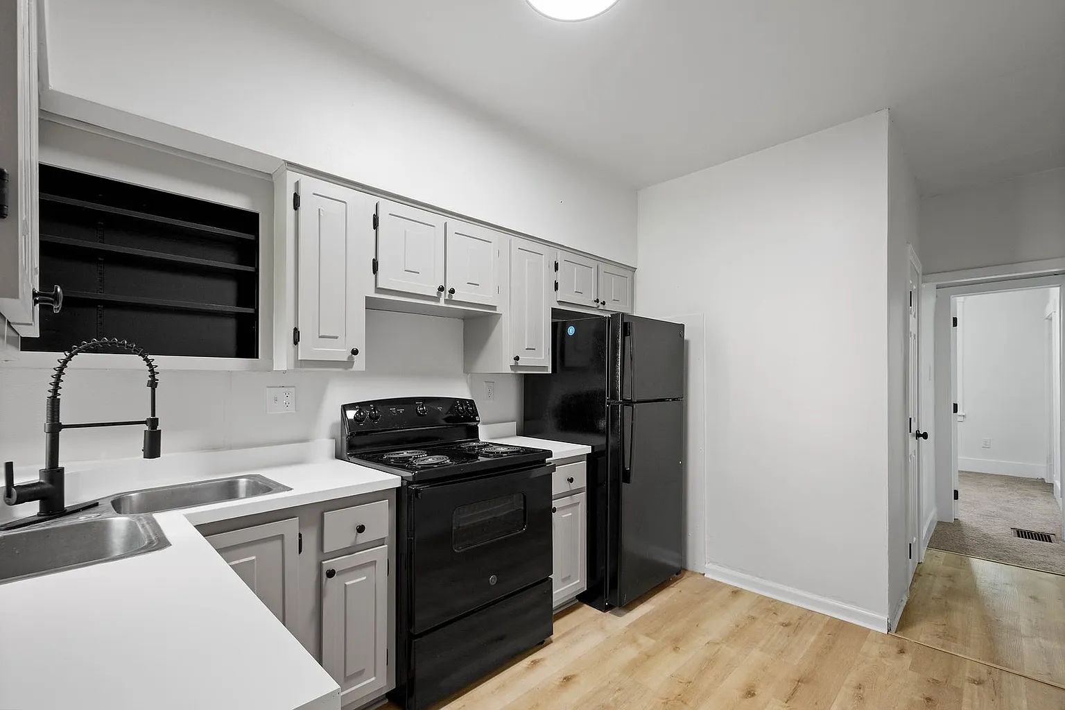 170 Ormsby Ave Floor 1 photo 1