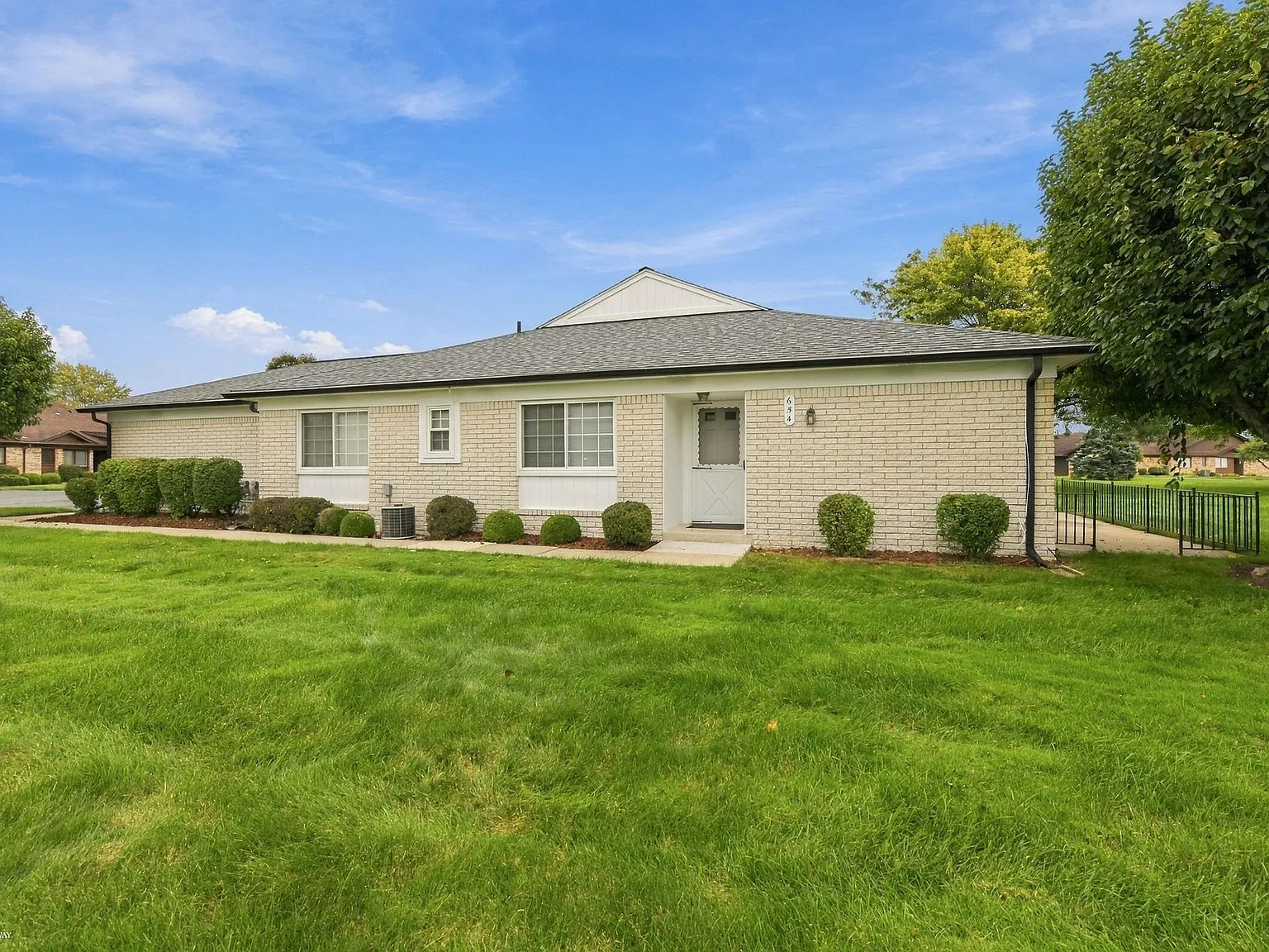 2 bed, 2.0 bath, 1155 sqft, $2,200 — Photo 4