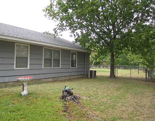 2nd image of 4009 Tanglewood Dr