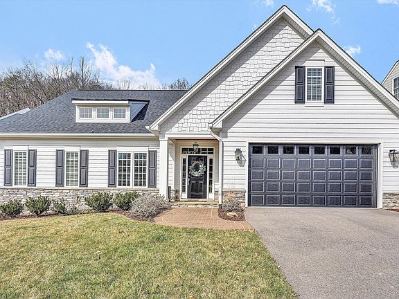 2nd image of 1008 Claremont Ct SW