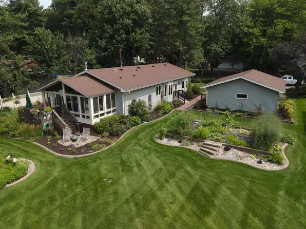 433 Dogwood Rd, Wyoming, MN 55092