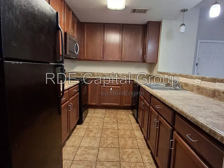 5203 Bexar St #2C — Photo 4