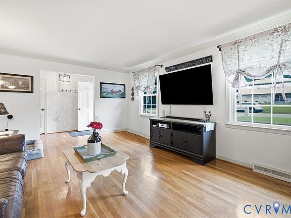5th image of 1117 Oakwood Dr