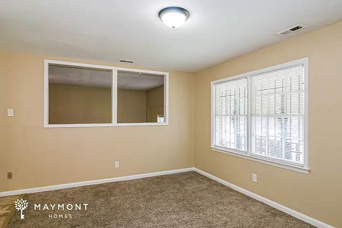 3 bed, 2.0 bath, 988 sqft, $1,545 — Photo 3