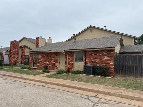 1113 Sequoyah St APT F, Edmond, OK 73003