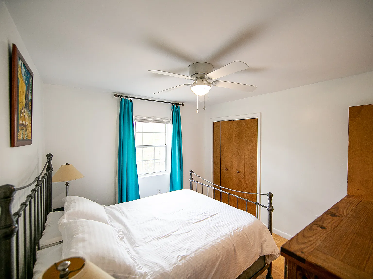 4 bed, 2.5 bath, 1584 sqft, $2,000 — Photo 2