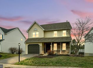 64 Commons Dr, Pottstown, PA 19464