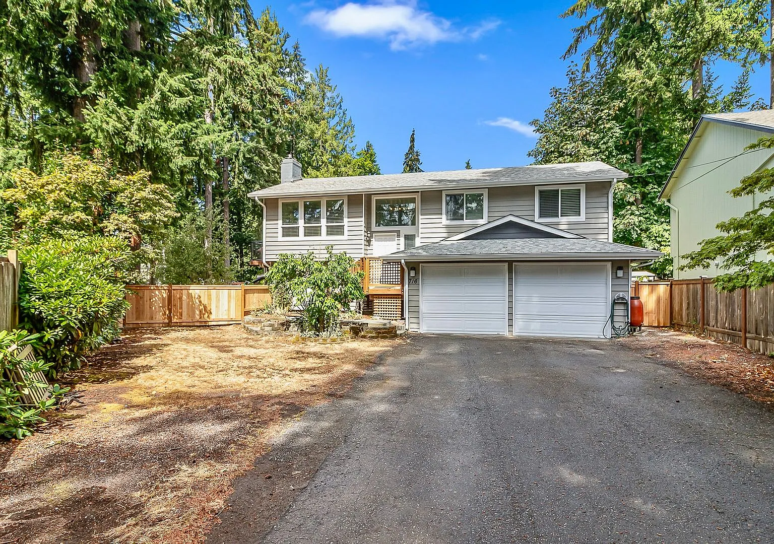 Desired Location in the heart of Shoreline — Photo 1
