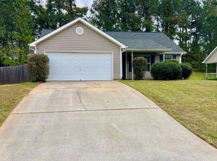 195 Creekside Dr, Grantville, GA 30220
