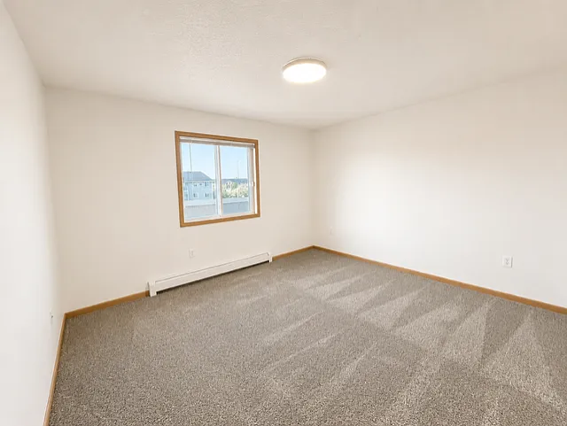 Greenbrier Apartments — Photo 13