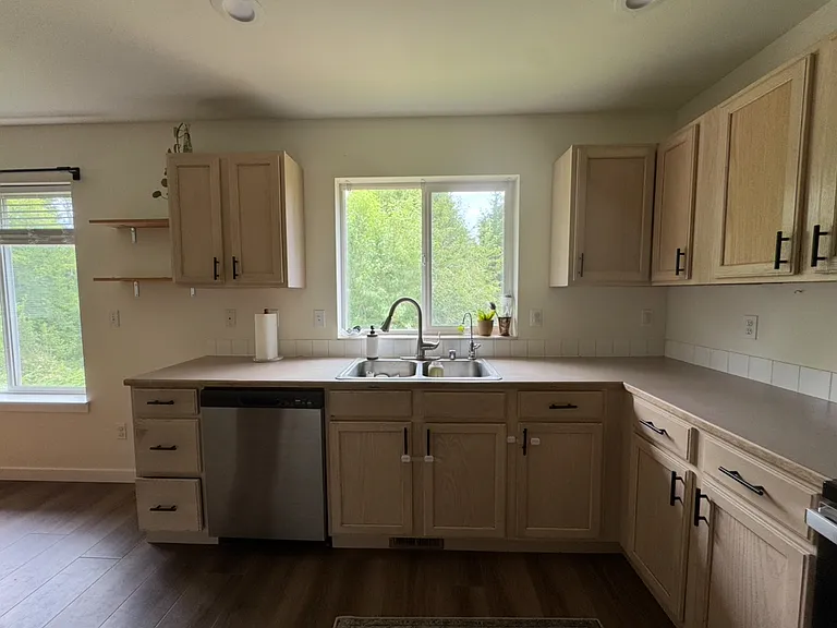 1565 Estate Pl — Photo 6
