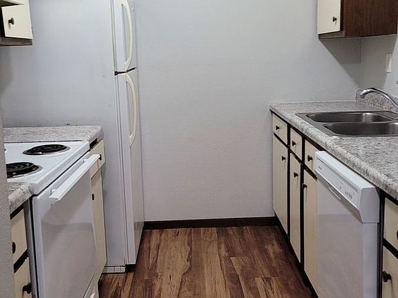 5th image of 3237 Pioneer Ave SE #16