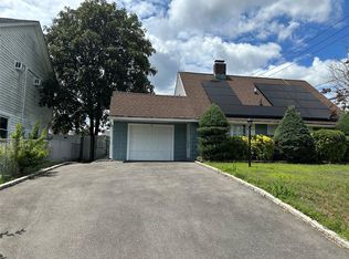 173 Bloomingdale Rd, Levittown, NY 11756