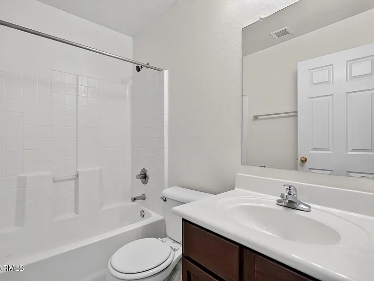 7823 S 48th Ln — Photo 38