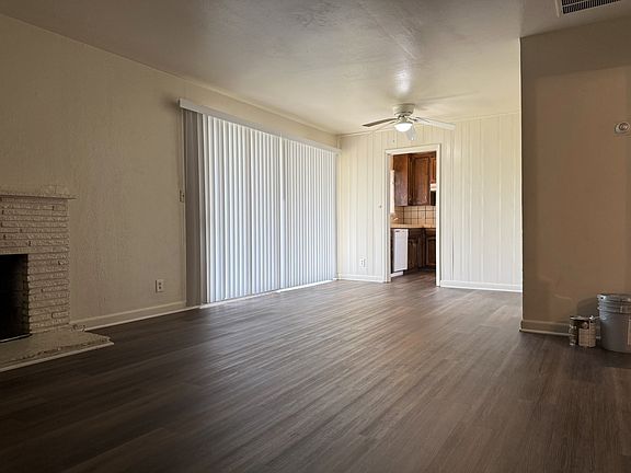 4th image of 2644 8th Ave