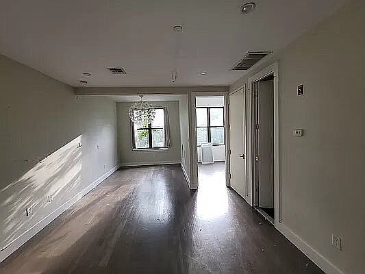 2nd image of 162 Stuyvesant Ave #4A