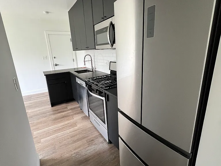 239 12th Pl NE #3 — Photo 12
