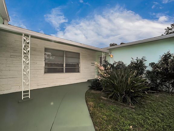 2nd image of 1829 Cadillac Cir N