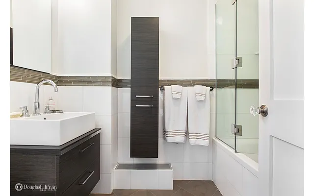 Sold by Douglas Elliman | media 22