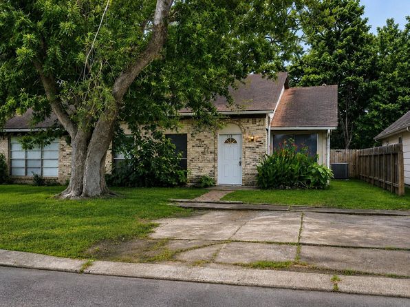 615 Cole St, Webster, TX