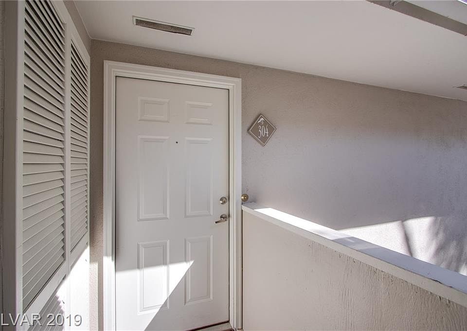 1st image of 778 Oakmont Ave Unit 304