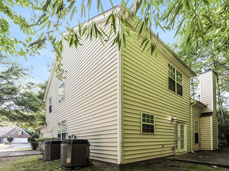 416 Heathcliff Ct — Photo 17