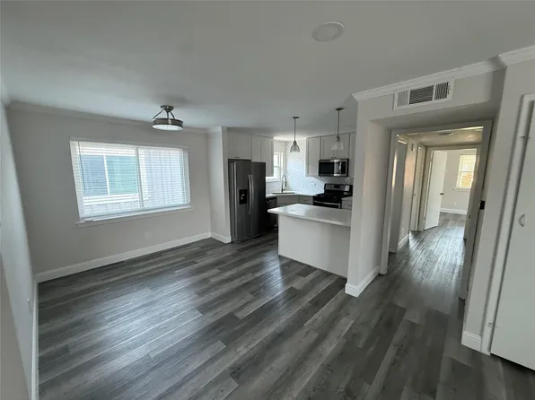 8714 Ilona Ln APT 6, Houston, TX 77025