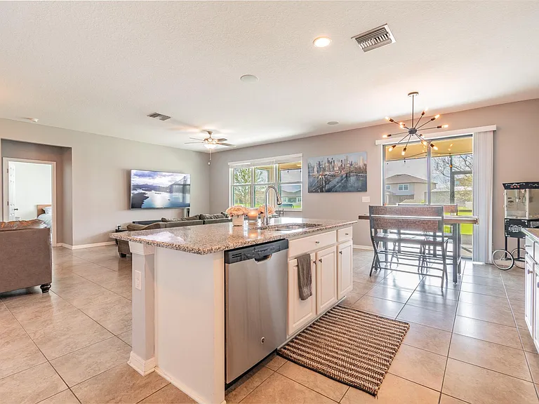8135 Roma Dune Dr — Photo 4