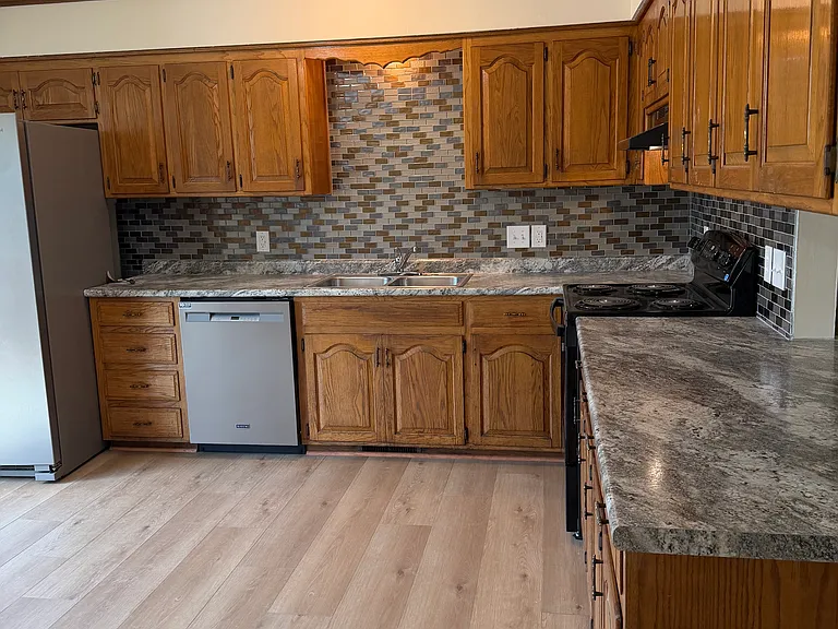 1315 Rockhill Cir — Photo 7