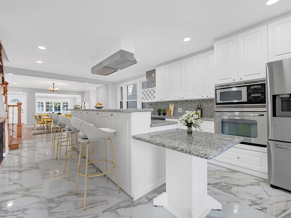 1st image of 3171 Fairmount Ave #A