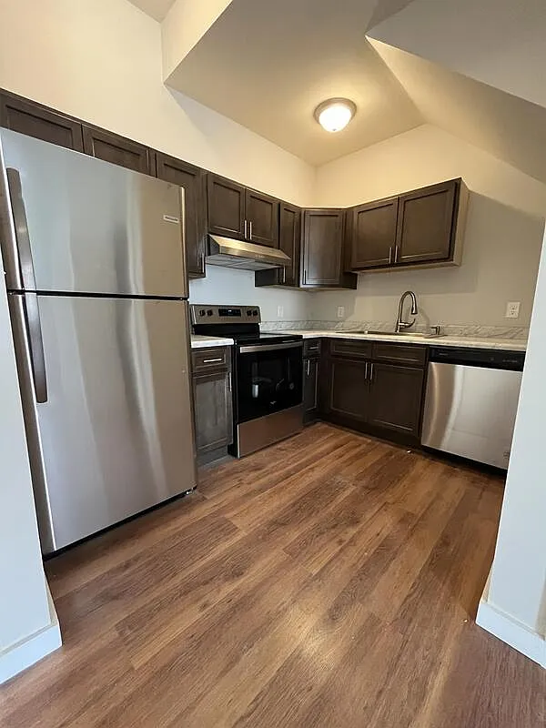 Building Photo - 110 Lark St #1