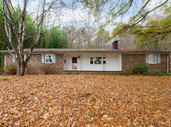 395 Golf Course Rd, Old Fort, NC 28762