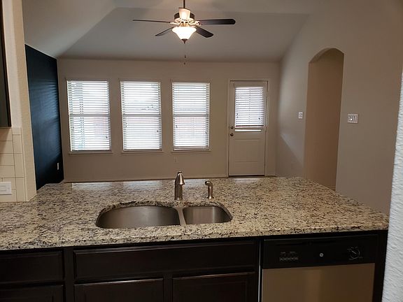 3rd image of 601 Saguaro Dr