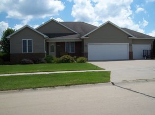 1426 Ridgeview Ct, Washington, IA 52353