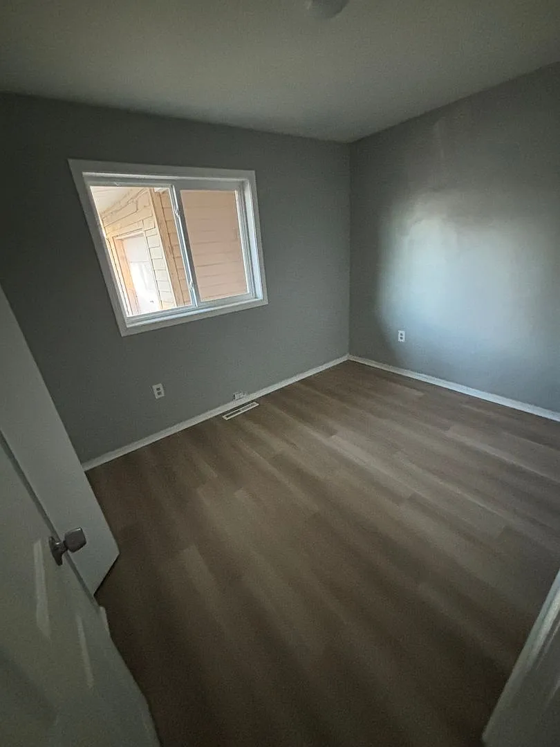 3 bed 1 bath — Photo 3
