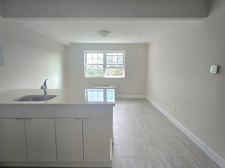 5612 Van Cleef St #4R — Photo 2