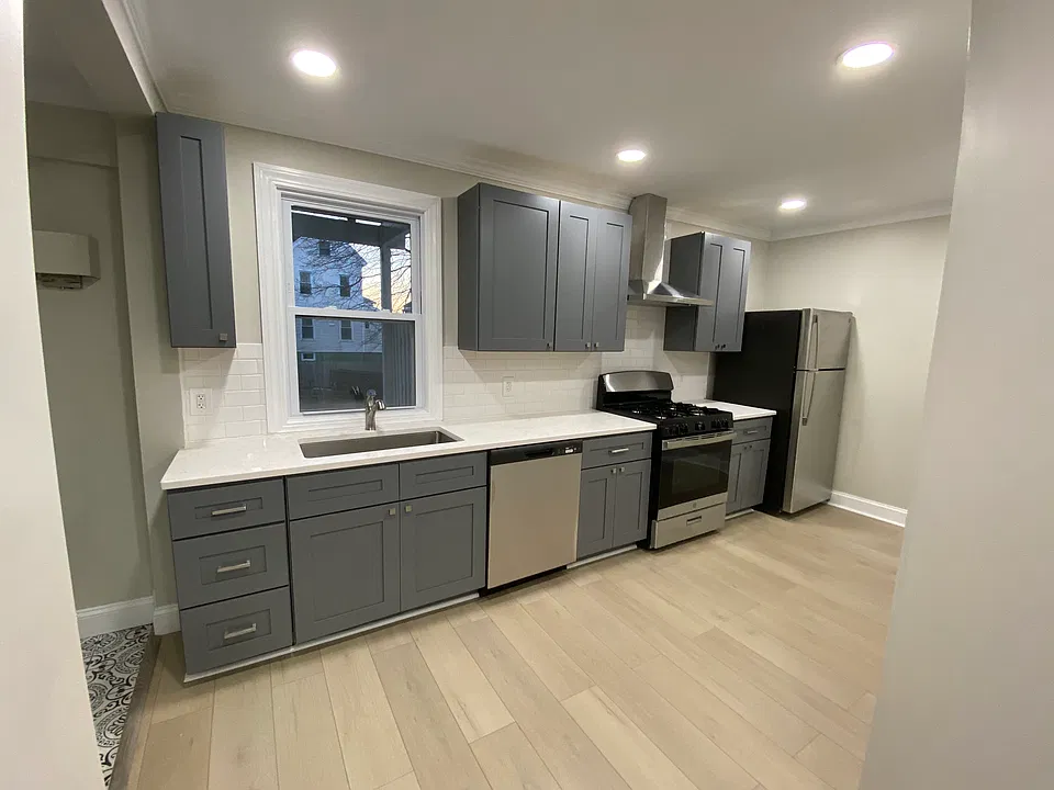 36 Ellis Pl #1