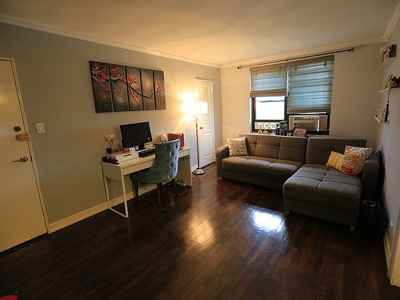 3rd image of 6957 Park Dr E